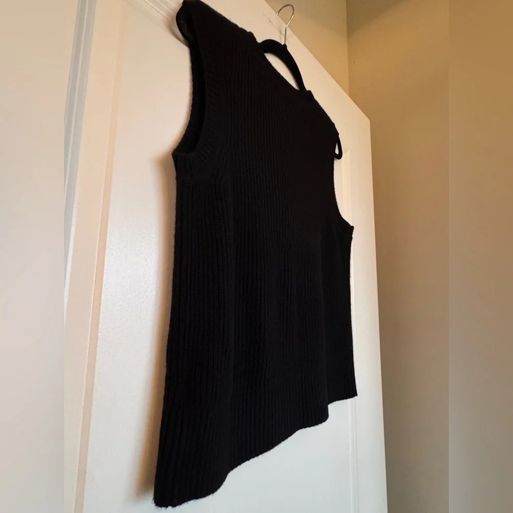NWT! QUINCE Women’s Mongolian Cashmere Fisherman
Sweater Vest Black Size Small - Picture 4 of 11